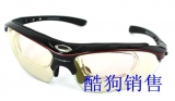 OAKLEY 联体镜片款 红色框架